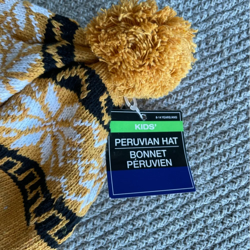 NWT Black Mustard Yellow Kid’s Peruvian Hat Fleece Lined 8-14 Yrs